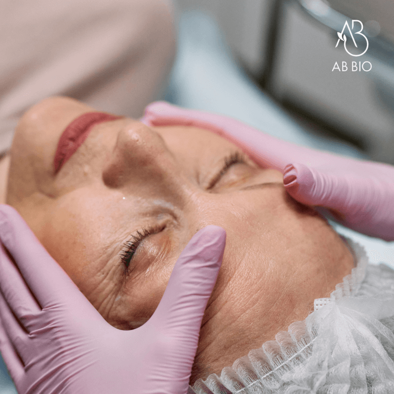 Why Women Over 40 Need a Special Anti-Aging Facial Massage Oil for Mature Skin